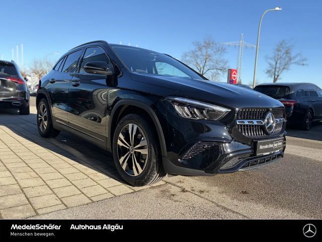 Mercedes-Benz GLA 200 Progressive