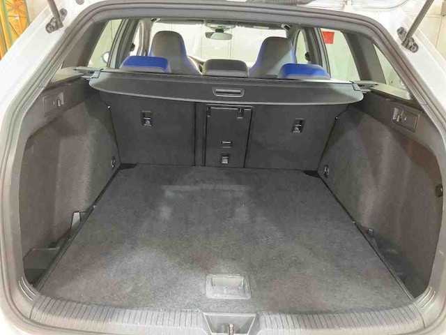 Volkswagen Golf 2.0 TSI Golf VIII Variant