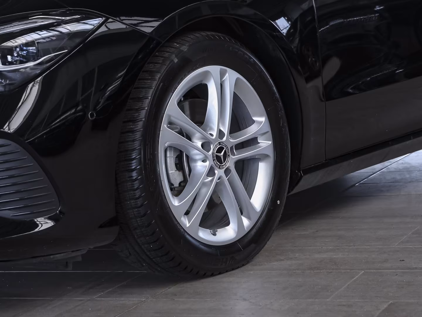 Mercedes-Benz CLA 200 Rückfahrkamera Sitzheizung MBUX-Navi LED