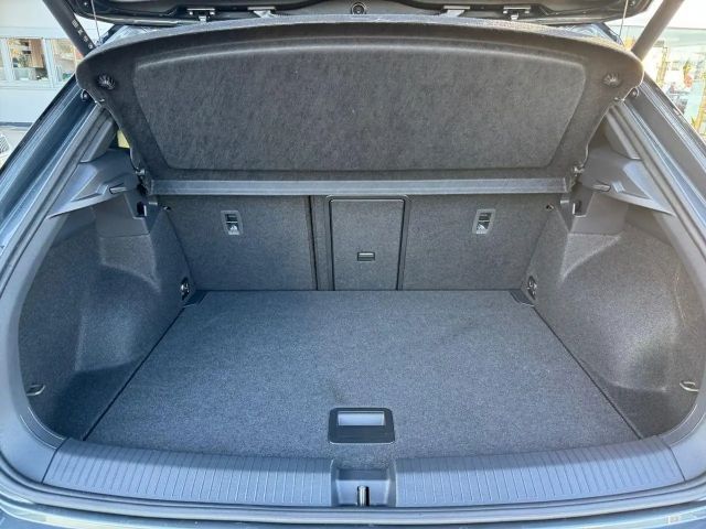 Volkswagen T-Roc 1.5 TSI DSG R-Line