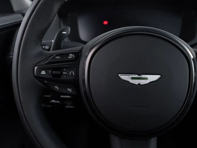 Aston Martin DBX 707