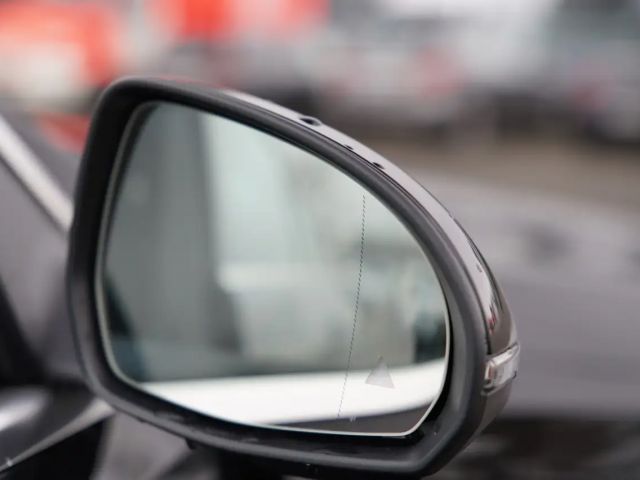 Mercedes-Benz C 180 Sedan