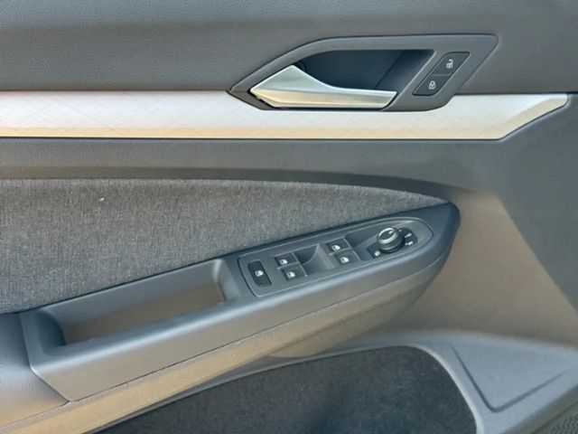 Volkswagen Golf 1.5 eTSI Golf VIII Variant