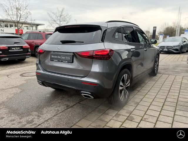 Mercedes-Benz GLA 200 Progressive