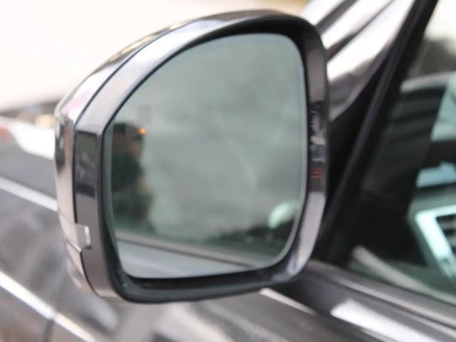 Land Rover Discovery AWD D300 SE