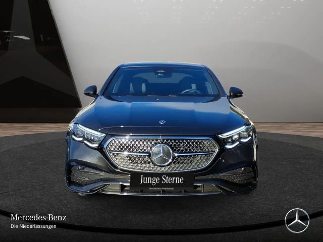 Mercedes-Benz E 200 AMG Line Sedan
