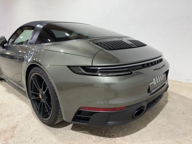 Porsche 992 4 Cabrio GTS Targa