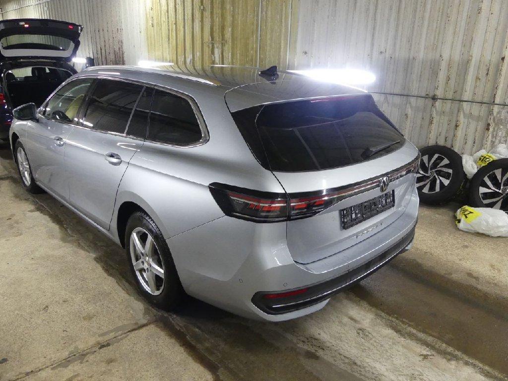 Volkswagen Passat 1.5 eTSI Business Variant