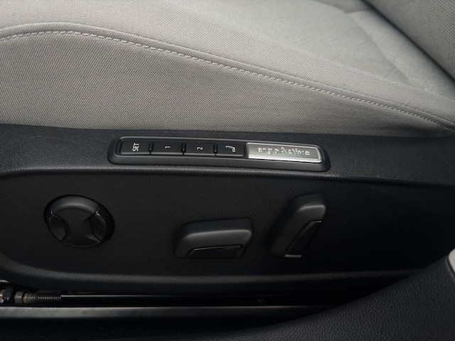 Volkswagen Golf 2.0 TDI DSG Life Variant