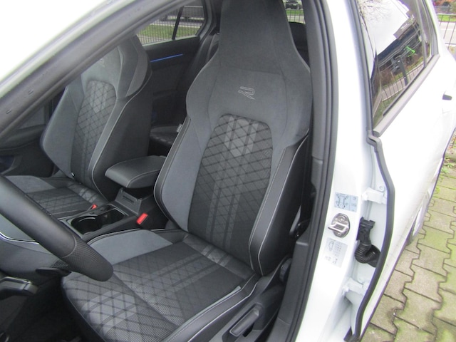 Volkswagen Golf 1.5 eTSI DSG