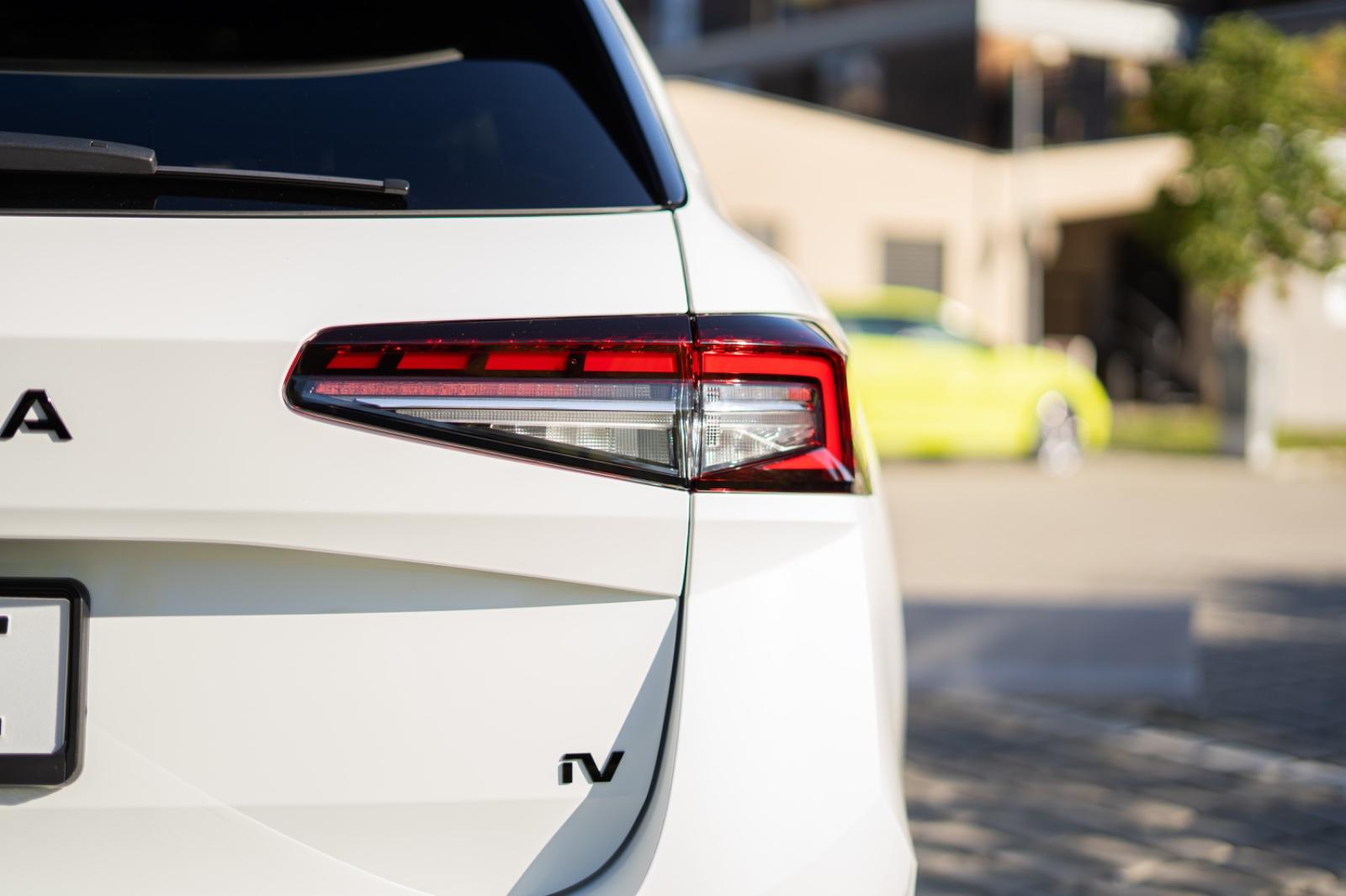 Skoda Superb 1.5 TSI Sportline iV