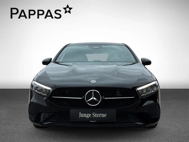 Mercedes-Benz A 180 Hatchback Progressive