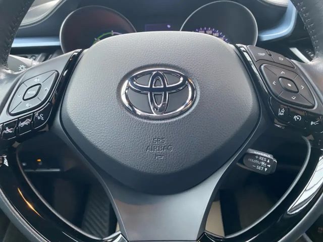 Toyota C-HR Hybride Team D