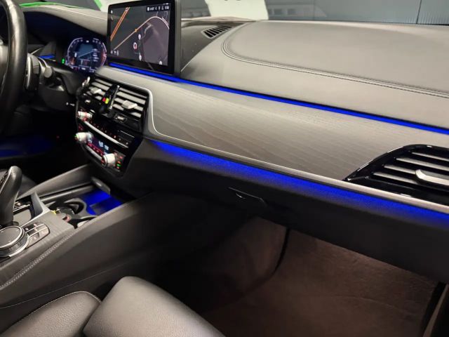 BMW 540 540d M-Sport Touring xDrive