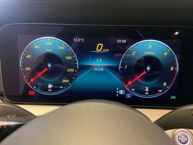 Mercedes-Benz E 220 AVANTGARDE