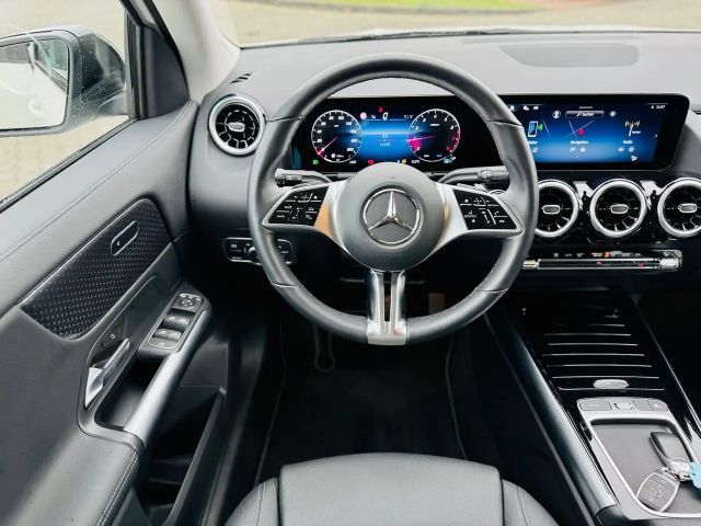 Mercedes-Benz GLA 200 Progressive