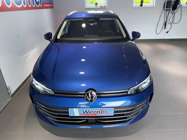 Volkswagen Passat 1.5 eTSI Business