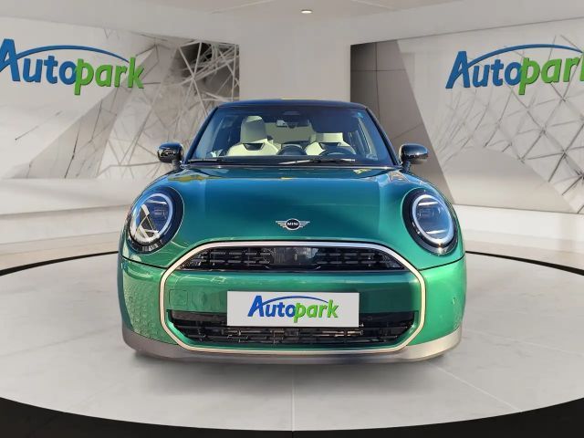 MINI Cooper Favoured Trim