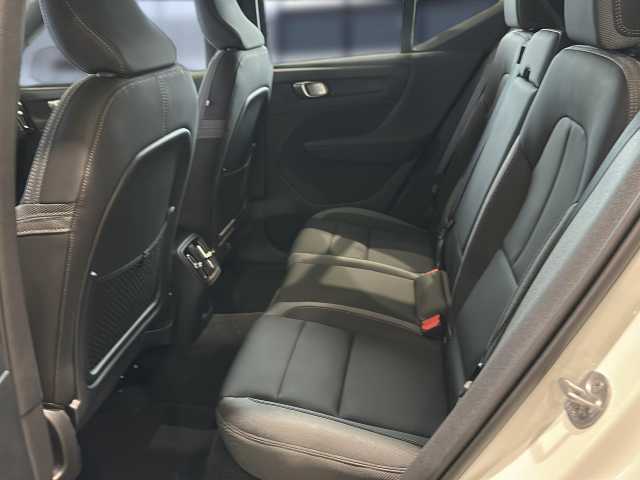 Volvo XC40 XC40 Navi LED Klima Standhzg Einparkhilfe el. Fenster