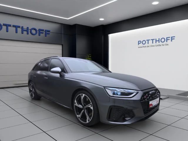 Audi S4 Avant Quattro