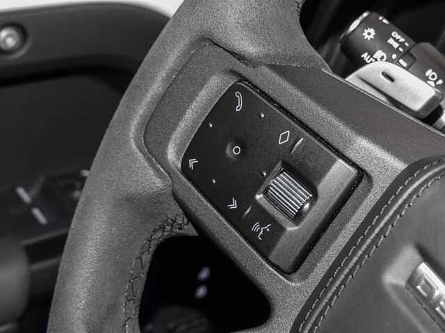 Land Rover Defender 110