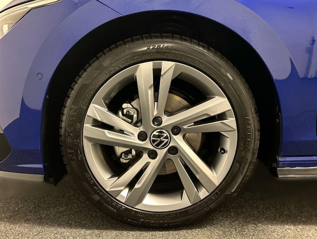 Volkswagen Golf 1.5TSI Navi LED-Matrix Anschlussgar