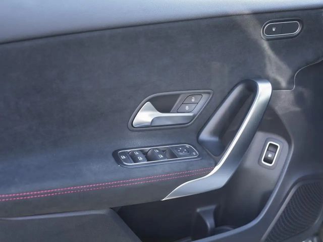 Mercedes-Benz A 250 A 250 e AMG Line