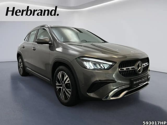 Mercedes-Benz GLA 200 Progressive