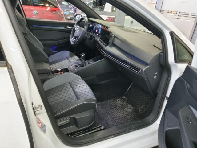 Volkswagen Golf 1.5 TSI Golf VIII R-Line