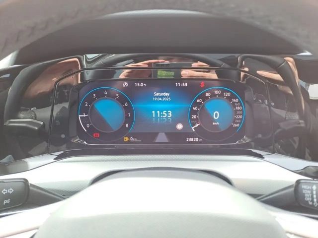 Volkswagen Golf 1.0 TSI IQ.Drive Life Variant