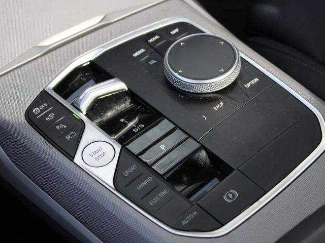 BMW 330 330e Touring