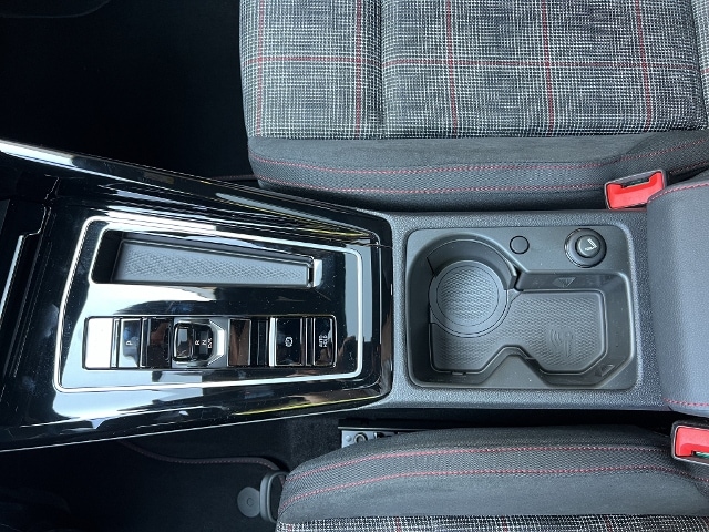 Volkswagen Golf 2.0 TSI DSG Golf VIII