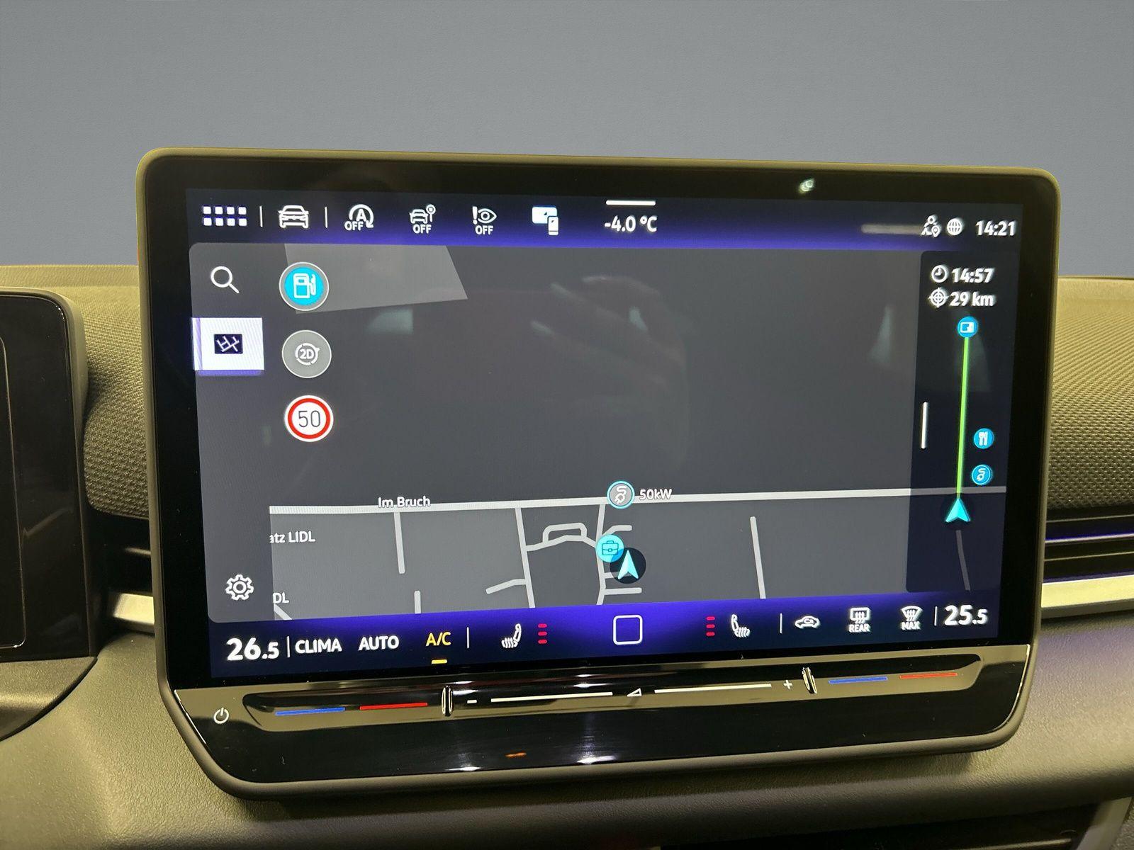 Volkswagen T-Roc 1.5 eTSI DSG R-Line