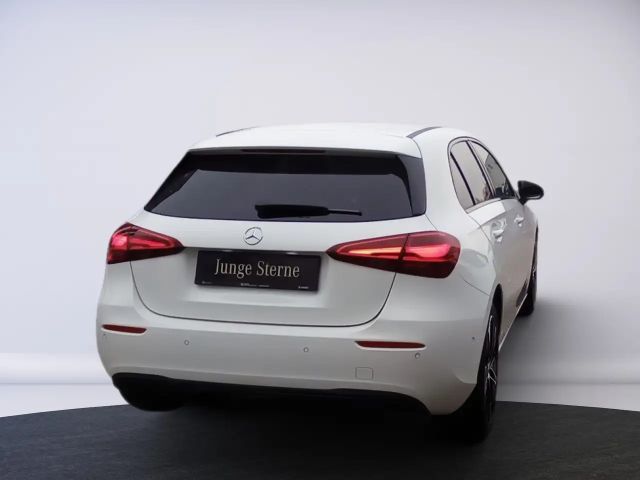 Mercedes-Benz A 180 Hatchback Progressive