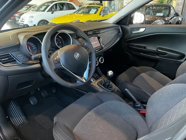 Alfa Romeo Giulietta Basis KLIMA NAVI