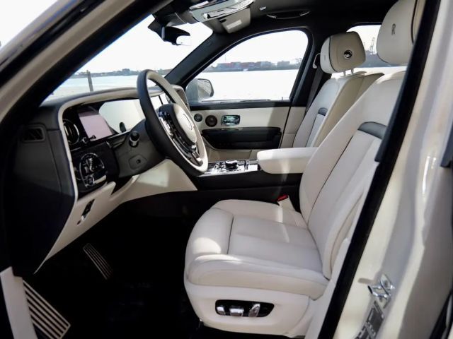 Rolls-Royce Cullinan Cullian Black Badge 2026  4 Seats I star headliner