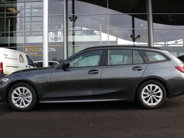BMW 330 330e Advantage pakket Touring