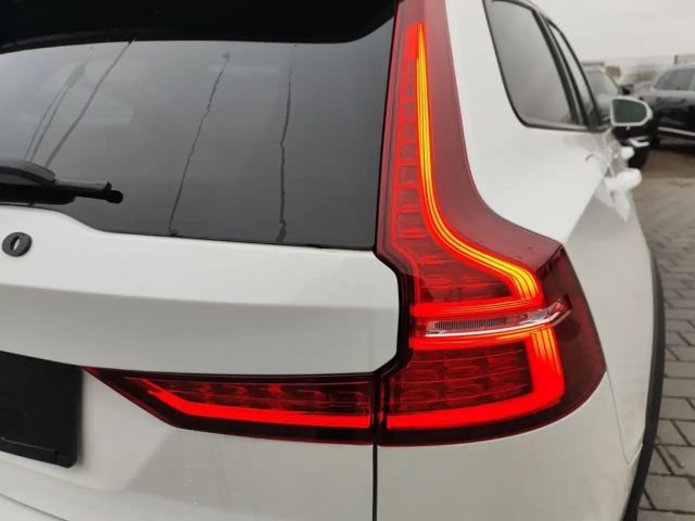 Volvo V60 Cross Country AWD Plus