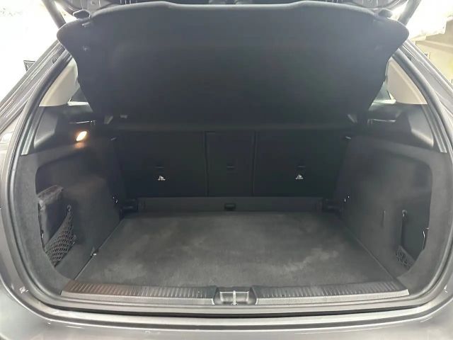 Mercedes-Benz B 200 Sedan