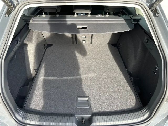 Volkswagen Golf Business DSG Variant