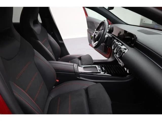 Mercedes-Benz A 250 4MATIC AMG Line