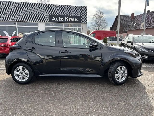 Mazda 2 Hybrid 1.5L VVT-i 116 e-CVT CENTERLINE Kamera