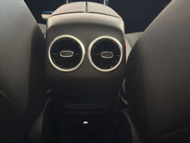 Mercedes-Benz B 200 AMG Line Sedan