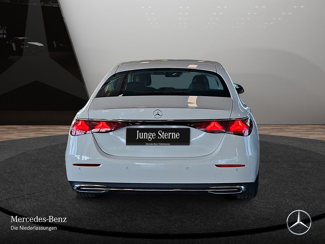 Mercedes-Benz E 200 Sedan