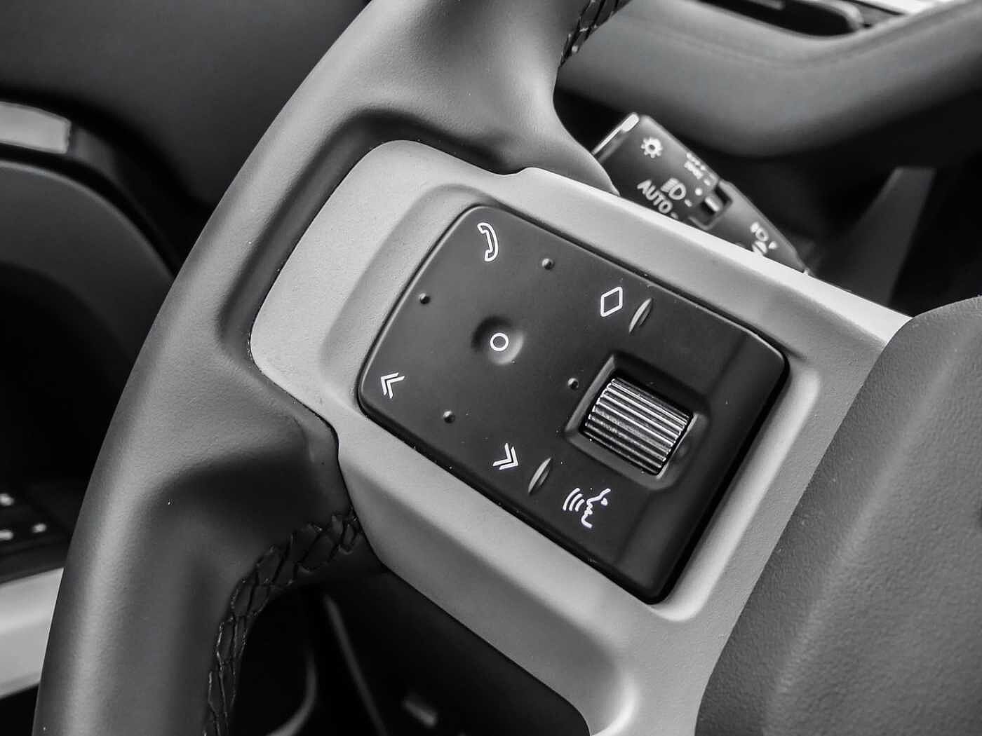 Land Rover Defender 110 Dynamic SE