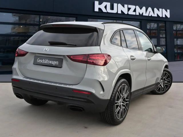 Mercedes-Benz GLA 200 AMG Line