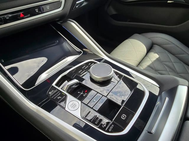 BMW X6 60i Komfortsitze*Standhzg*AHK*DAPro*PanoSky*