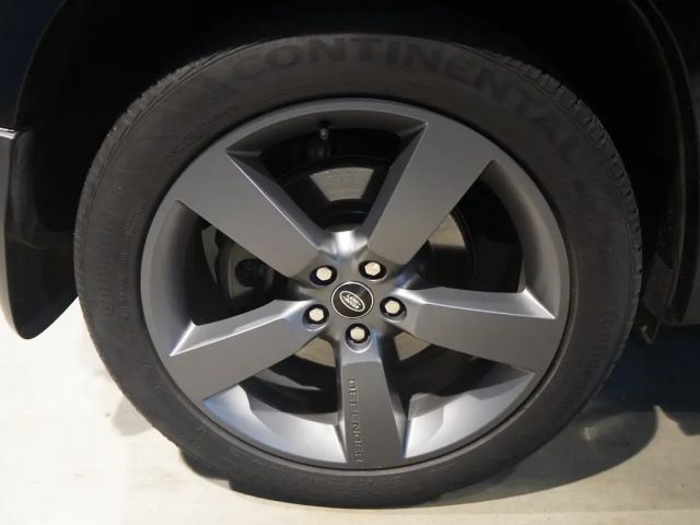 Land Rover Defender 110