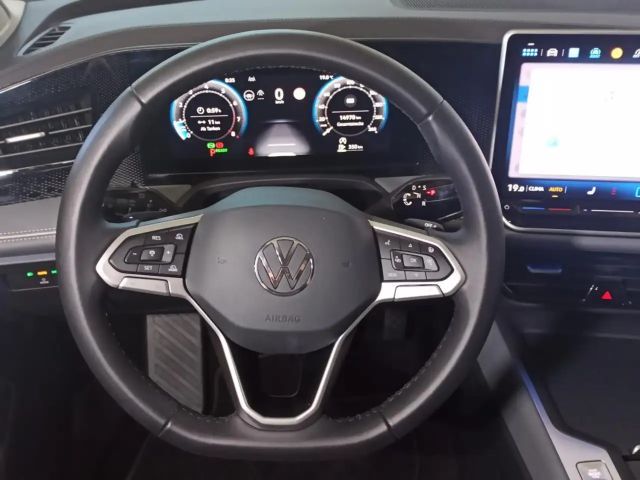 Volkswagen Passat 1.5 eTSI Business DSG