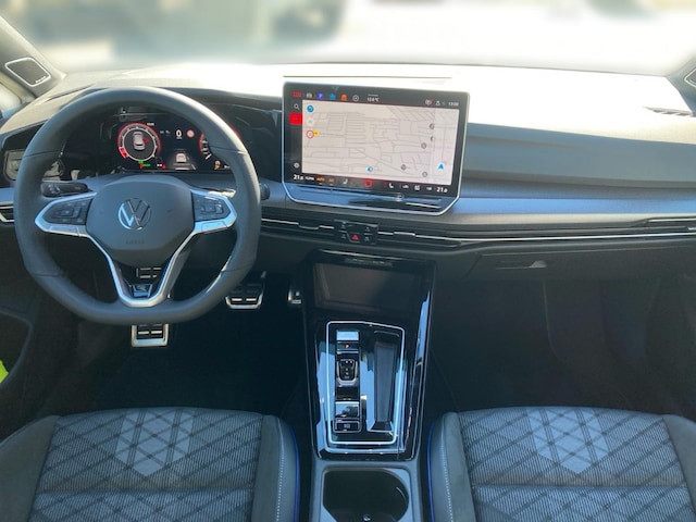 Volkswagen Golf 1.5 eTSI DSG Golf VIII IQ.Drive